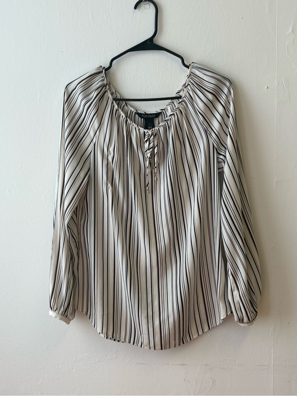 White House Black Market Cream and Black Striped  Blouse Size 8 Women’s